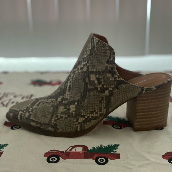 Snake Print Heels - Picture 4 of 7